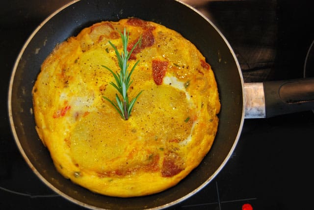 Tortilla mit Chorizo - spanisches Omelett | AlleKochen.com