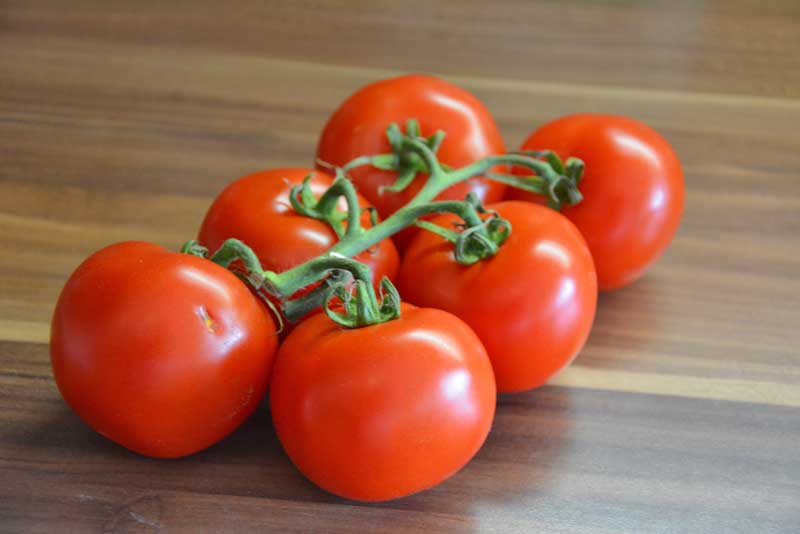 Sehr rote tomaten sind gerade gut genug für roasted Tomato-Mandel Pesto